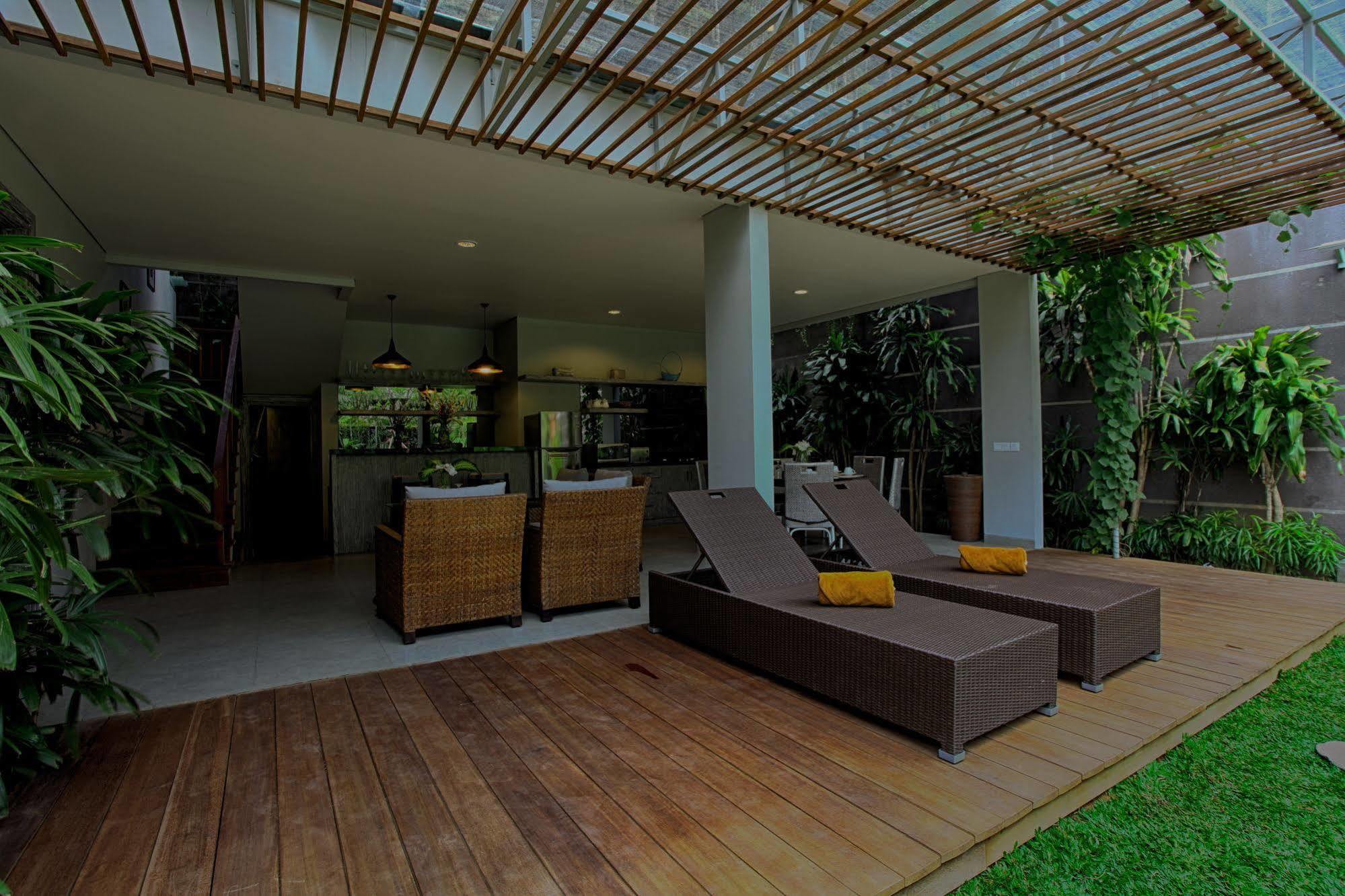Villa The Poh Jimbaran Exterior foto